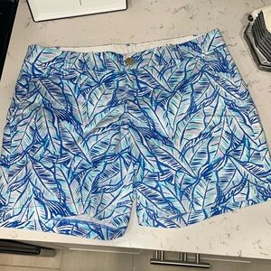 Lilly Pulitzer Blue Leaf Print Women's Shorts